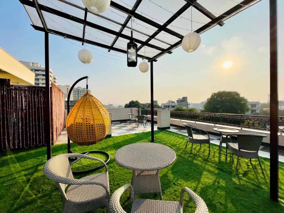 Bluo Studio5 Golf Course Road - Gym, Terrace Garden Gurgaon Exterior foto
